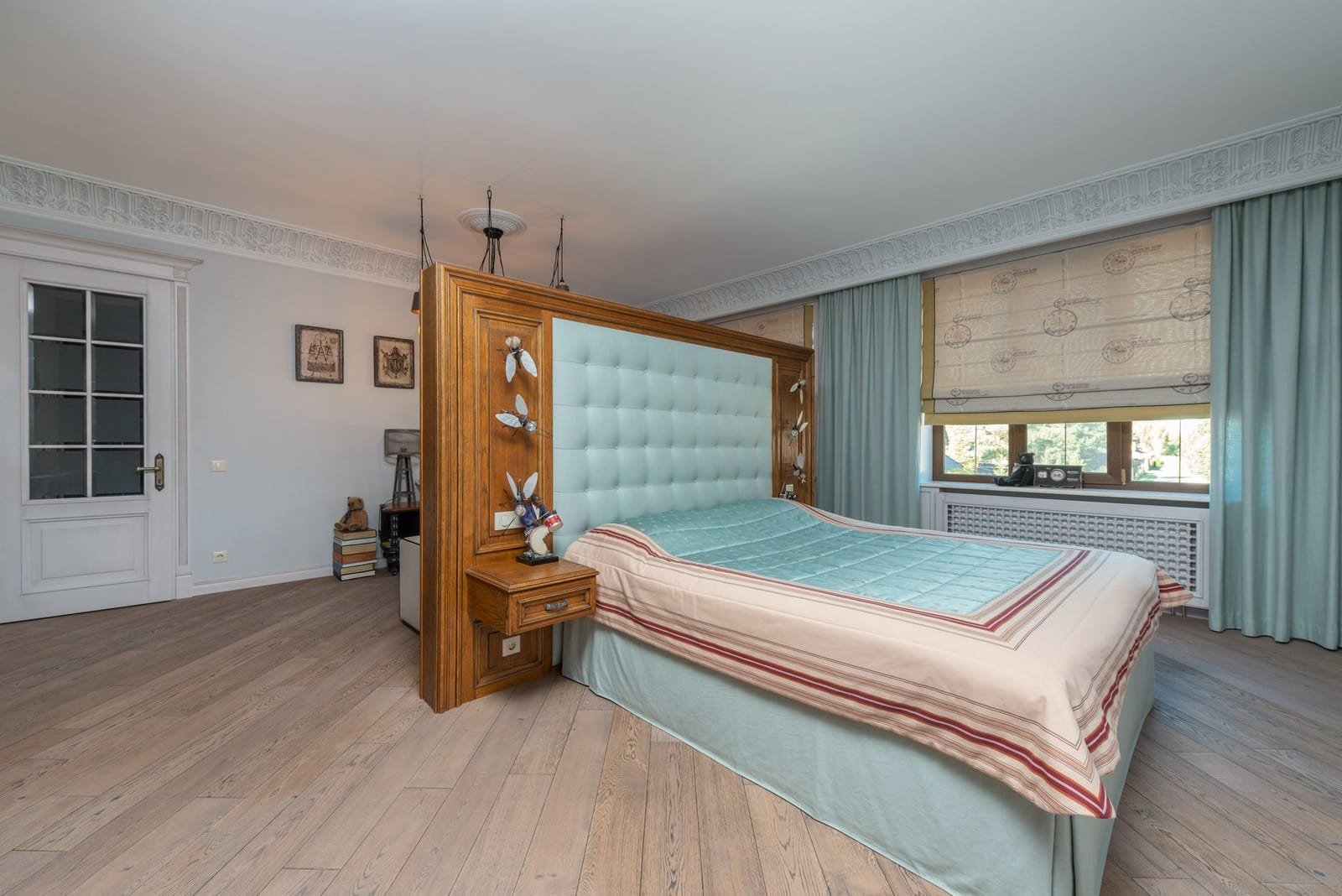 Builder Floor for Sale — Lake Gardens